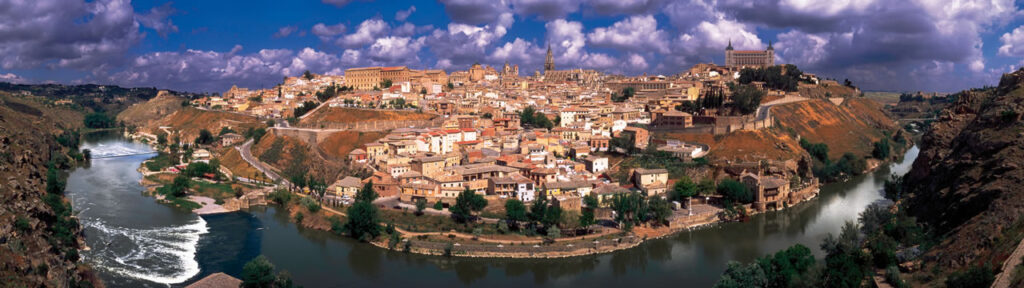 Vista de Toledo, ciudad donde buscamos alojamiento para grupos de despedida